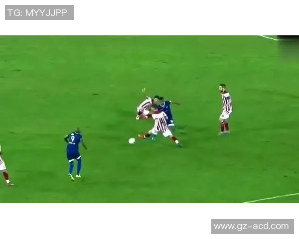 足球明星感人瞬间高清图片大集结泪水与荣耀交织的动人时刻 足球明星感人瞬间高清图片大集结泪水与荣耀交织的动人时刻